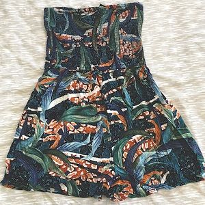 Toxik, Women's rayon strapless romper shorts. Boho print size Large